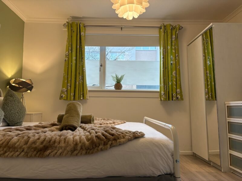 1-Bed Comfort + Clean Space & Free Parking photo 3