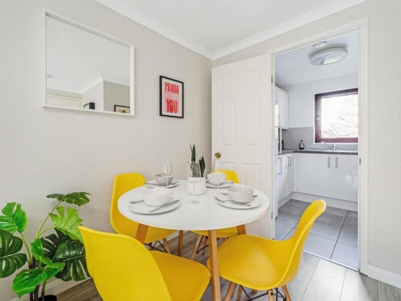 2BR Apartment • Parking • Central Merchant City photo 2