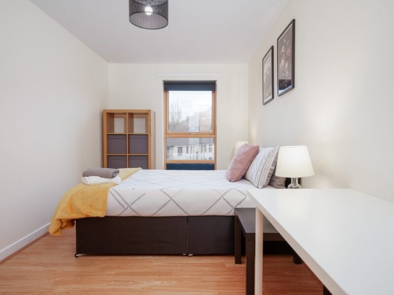 2BR Apartment • Parking • Southside & Queen’s Park photo 4