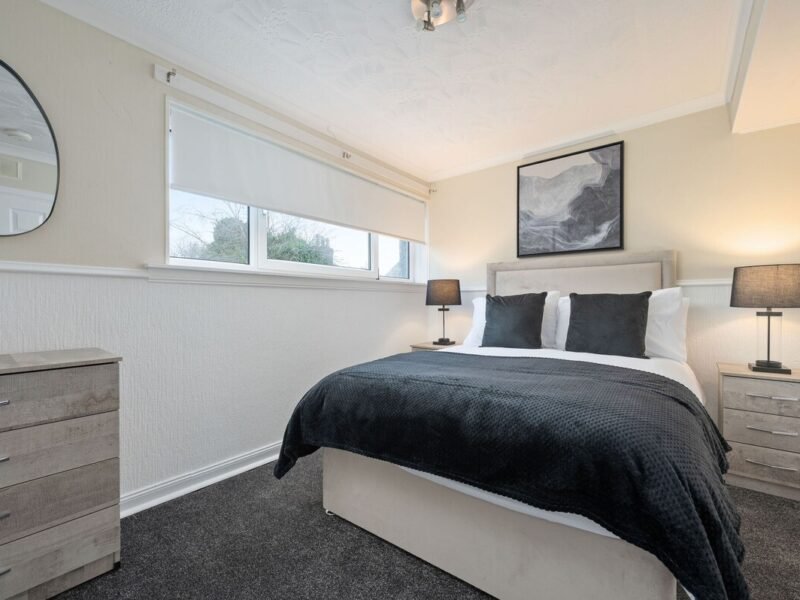 2BR · Sleeps 6 · Parking · Near Linlithgow Palace photo 2