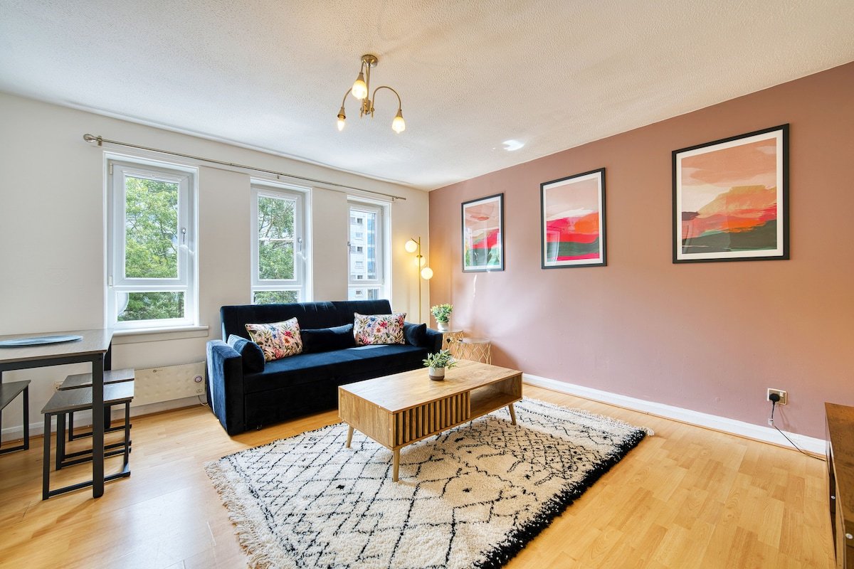 2BR Flat • Parking • Near City & Finnieston photo 1
