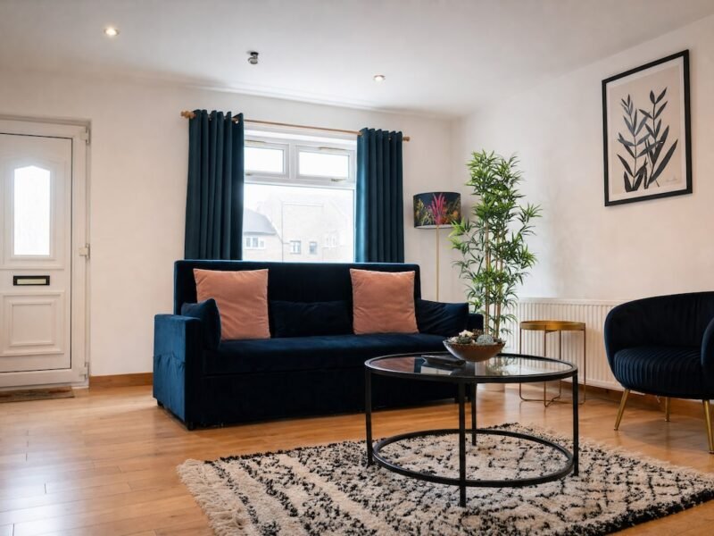 2BR House • Free Parking • Easy City Access photo 1
