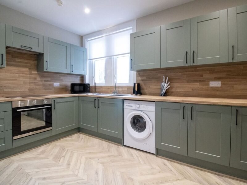 3-Bed Flat · Kelpies & Falkirk Wheel · Parking photo 2