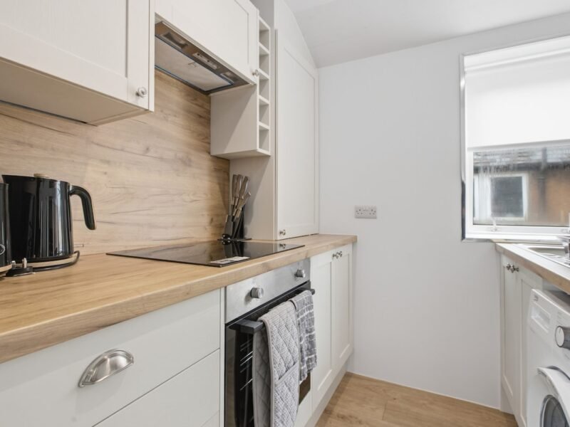 3BR Apt Near Ibrox & QEUH • Free Parking photo 5