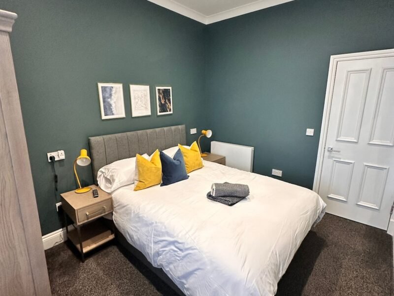 3BR Gem • West End • Walk to Glasgow Uni • Parking photo 2