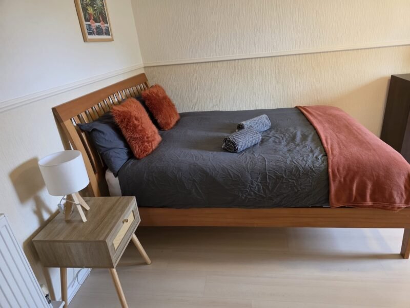 3BR House • Near Edinburgh Airport • Free Parking photo 3