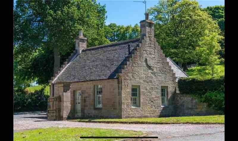 3BR Retreat • The Gate House + Parking photo 1