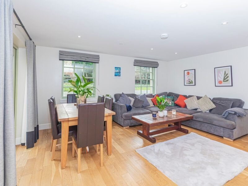 3BR Retreat • The Gate House + Parking photo 2