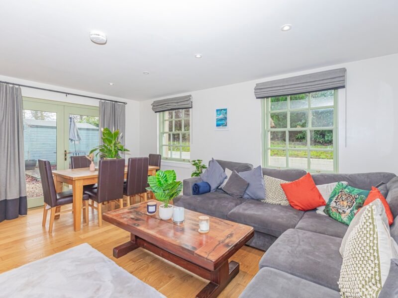 3BR Retreat • The Gate House + Parking photo 3
