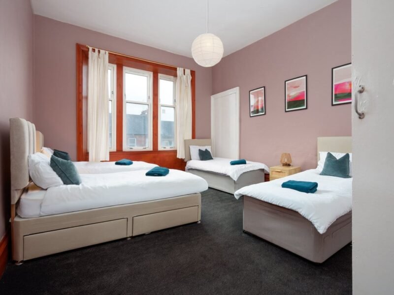 Family and Group Stay 2BR by Park Sleeps 7 photo 3