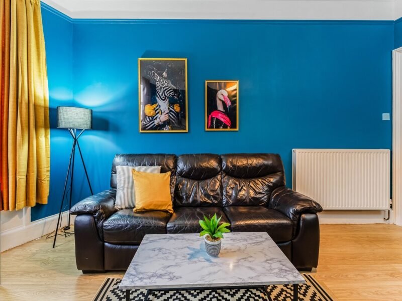 Southside 1BR • Classic Flat + Free Parking photo 2