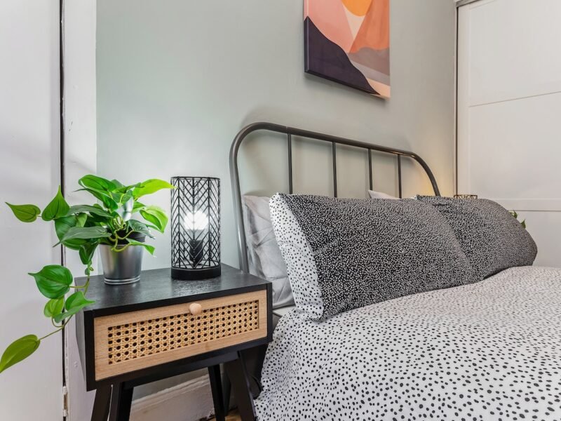 Southside 1BR • Classic Flat + Free Parking photo 4