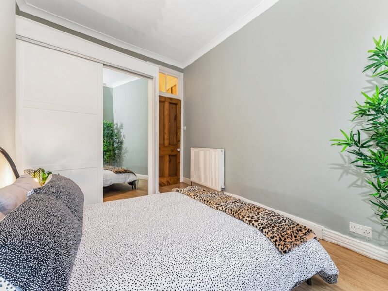 Southside 1BR • Classic Flat + Free Parking photo 5