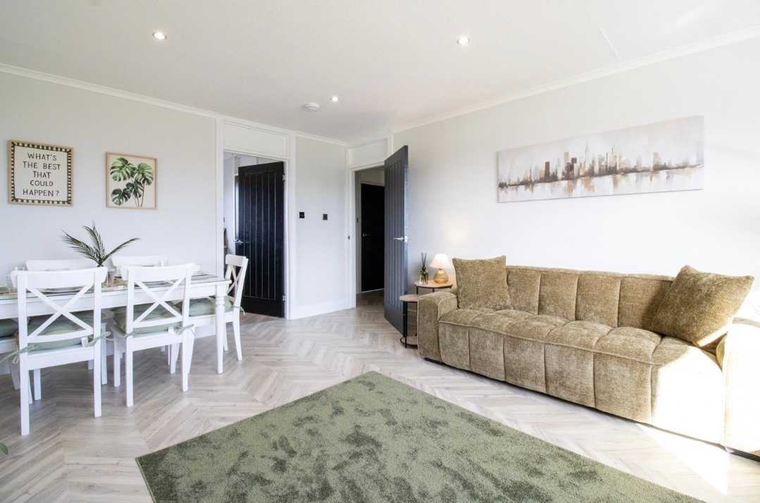 Spacious 3BR · Near Glasgow Cathedral · Parking photo 1