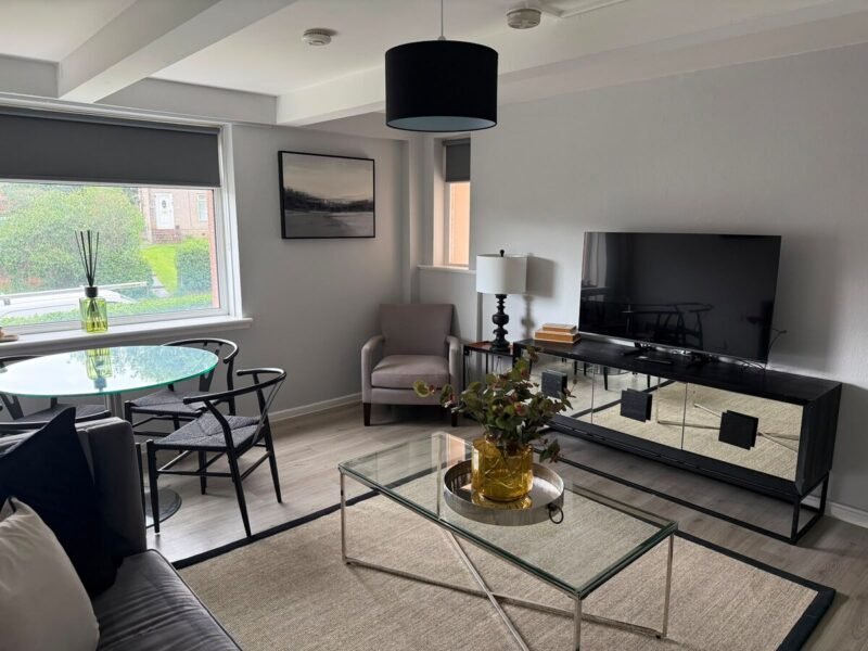 Stylish 2BR Flat · Free Parking ·Southside Glasgow photo 1