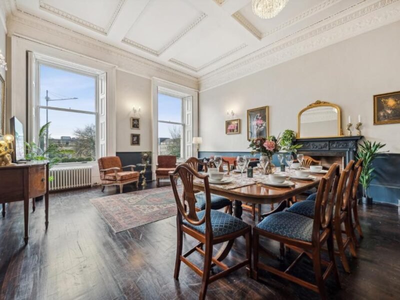 Stylish 2BR Flat • Walk to Hydro & City Centre photo 2
