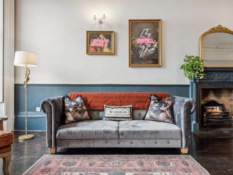 Stylish 2BR Flat • Walk to Hydro & City Centre photo 5