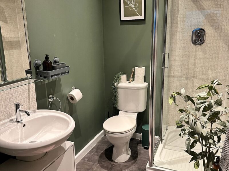 Stylish 2BR Hideaway • Heart of the City photo 5